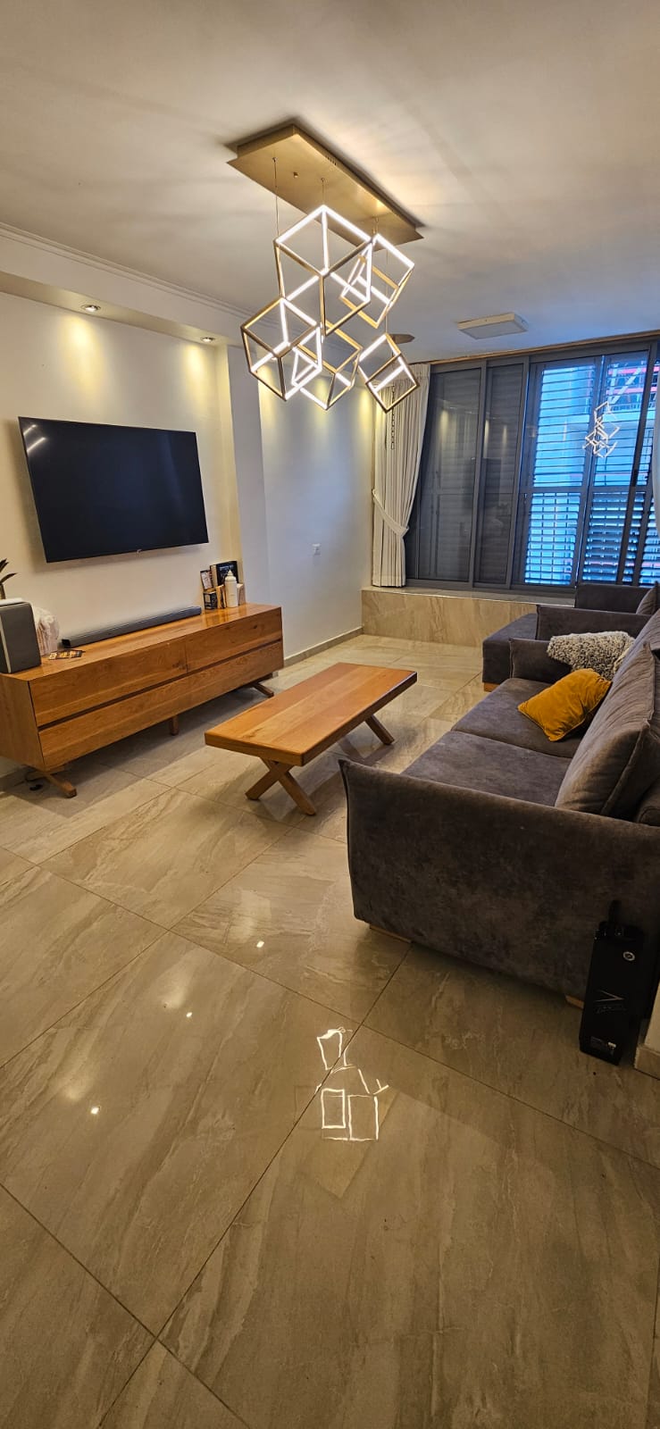 085e23e8-5d7d-42af-86fd-2b71113807b6